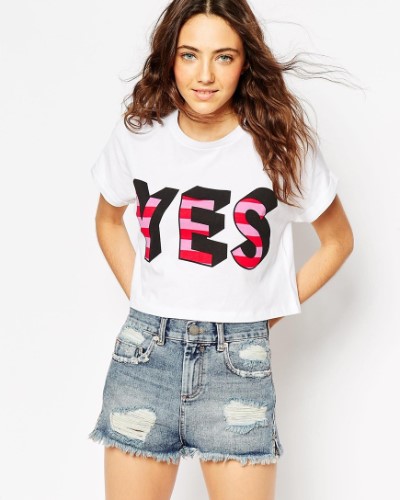 “Yes”印字短款T恤